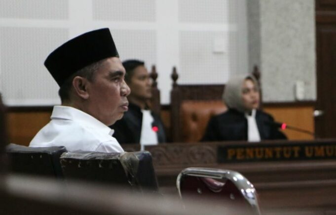 sidang-tuntutan-mantan-kadistan-lotim