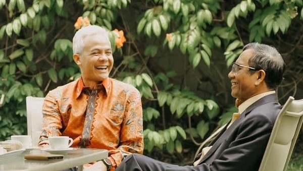 Ganjar dan Mahfud ngopi bareng