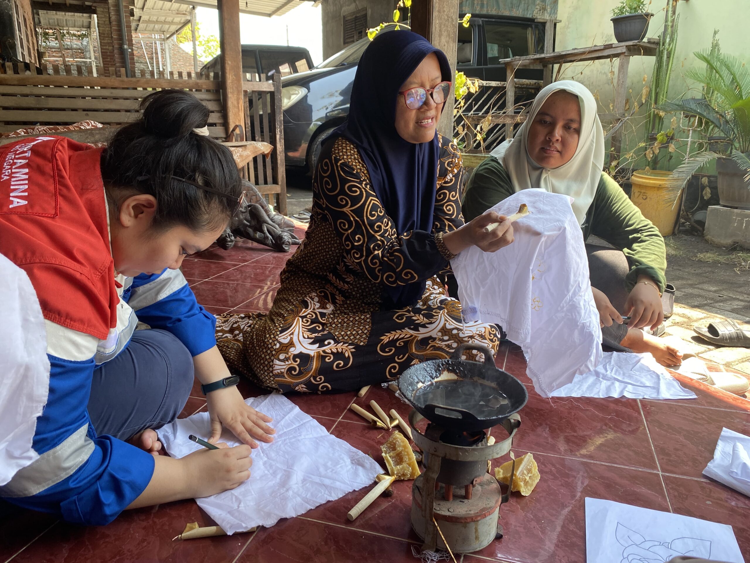 KJG menyatakan harapannya, bahwa dengan adanya sumbangan bibit dan peralatan batik ini, dapat memberikan manfaat kepada warga di Semarang dan berkontribusi dalam pengelolaan lingkungan