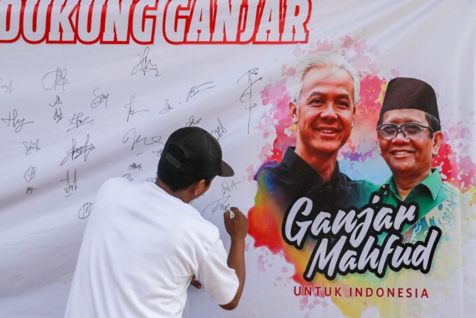 Petani Tebu Bersatu (Petebu) Dukung Ganjar bersama warga Lampung Tengah menyatakan kesiapannya untuk all out mendukung Ganjar Pranowo-Mahfud MD di Pilpres 2024.