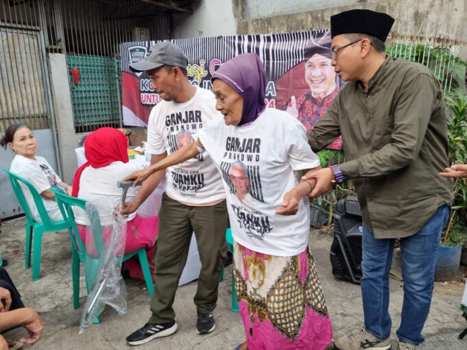 Kowarteg dukung Ganjar itu melakukan kegiatan berupa cek kesehatan gratis yang berada di jalan Jembatan Besi Jaya