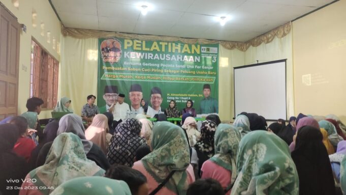 Relawan Gerbong Pecinta Sandi Uno For Ganjar berkomitmen merangkul ibu rumah tangga dengan menghadirkan berbagai program yang mensejahterakan ekonomi keluarga