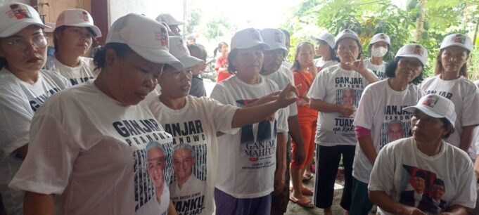 Koordinator Wilayah Mak Ganjar Sumut, Nour Wahyuni mengatakan, sosialisasi kali ini dilakukan sambil memaparkan program kerja dari Capres Ganjar Pranowo dan Cawapres Mahfud MD kepada ibu-ibu yang hadir