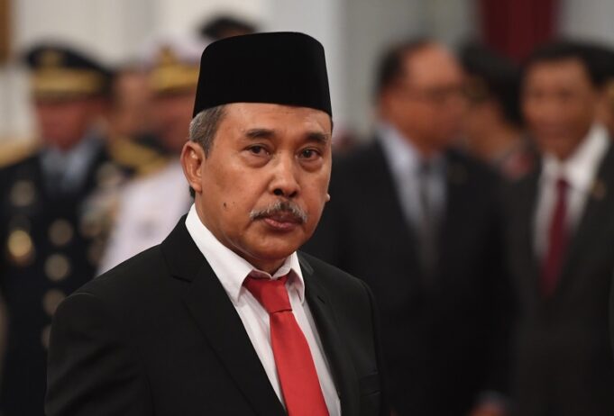 Anggota Dewan Pengawas KPK Syamsuddin Haris bersiap sebelum upacara pelantikan Pimpinan dan Dewan Pengawas KPK di Istana Negara, Jakarta, Jumat (20/12/2019).