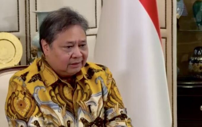 Tangkapan layar Airlangga Hartarto mengumumkan pengunduran dirinya sebagai ketua umum DPP Partai Golkar dalam sebuah video yang disiarkan Partai Golkar di Jakarta, Minggu (11/8/2024).