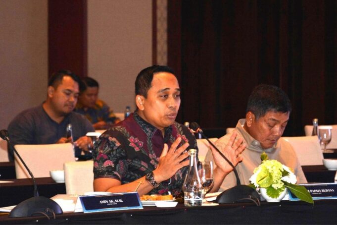 Anggota_Komisi_VI_DPR_RI_Putu_Supadma_Rudana_saat_mengikuti__pertemuan_dengan_Menteri_BUMN__Erick_Th20240806105523