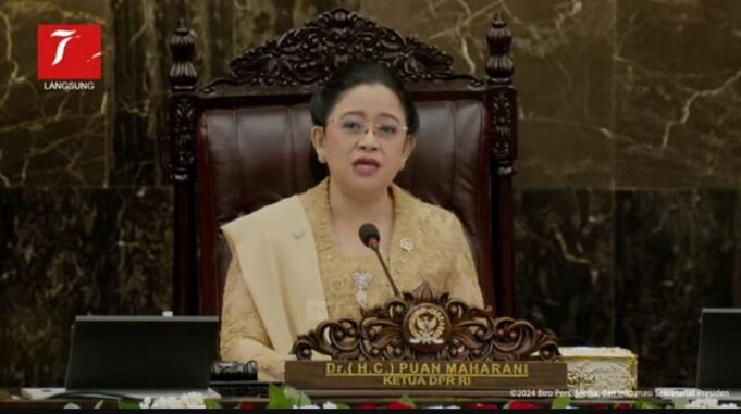 Ketua DPR RI Puan Maharani menyampaikan pidato pengantar sidang bersama DPR dan DPD di Gedung MPR/DPR/DPD RI, Jakarta, Jumat (16/8/2024)