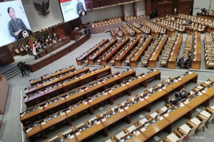 Dewan Perwakilan Rakyat Republik Indonesia akan menggelar Rapat Paripurna DPR RI Penutupan Masa Sidang I Tahun Sidang 2024—2025 Keanggotaan DPR RI 2019—2024 pada Senin (30/9) pagi.