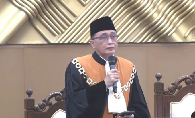 Ketua Mahkamah Agung Terpilih Sunarto menyampaikan pidato usai terpilih menjadi ketua MA menggantikan M. Syarifuddin di Ruang Prof. Dr. Kusumah Atmadja, Gedung MA, Jakarta, Rabu (16/10/2024).