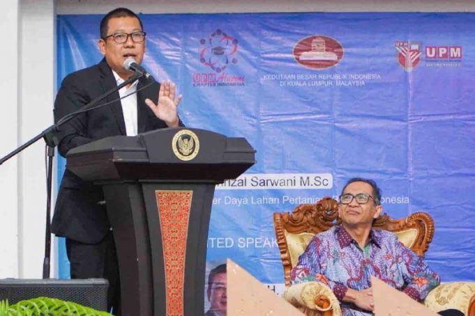 Kepala Badan Pangan Nasional (Bapanas) Arief Prasetyo Adi menjadi pembicara dalam seminar 'Internasional Food Security in Indonesia and Malaysia' yang dilaksanakan oleh Alumni Universiti Putra Malaysia (UPM) di KBRI Kuala Lumpur, Malaysia, Jumat (11/10/2024).