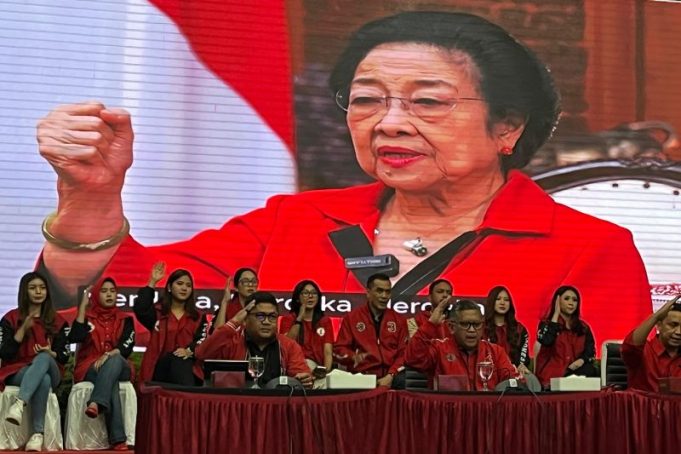 Presiden Kelima RI Megawati Soekarnoputri saat menyampaikan sambutannya melalui tayangan video yang diputar di Kantor DPP PDIP, Jakarta, Rabu (20/11/2024).