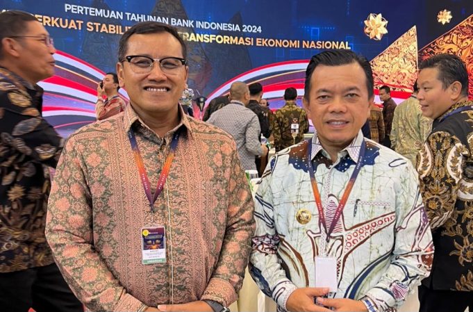 Gubernur Jambi Al Haris bersama Kepala Kantor Perwakilan BI Jambi saat menghadiri Pertemuan Tahunan Bank Indonesia 2024