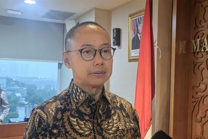 Wakil Ketua MPR RI Eddy Soeparno di Kompleks Parlemen, Senayan, Jakarta, Selasa (26/11/2024).