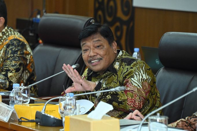 Ketua_BAKN__Andreas_Eddy_Susetyo__saat_memimpin_rapat_BAKN_dengan_Badan_Keahlian_DPR_(BKD)__Foto__Fa20241105155816