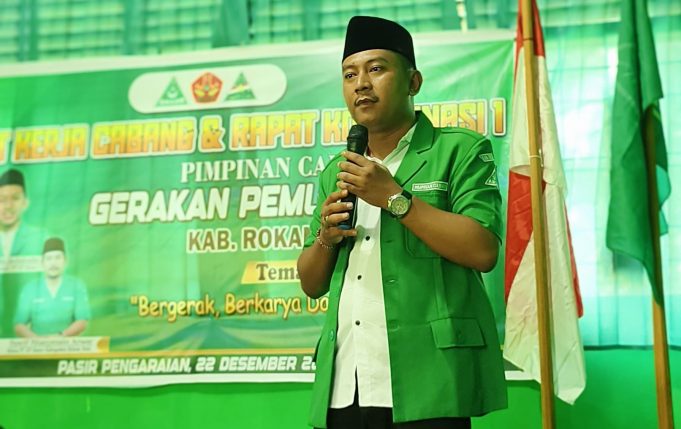 Ketua PC ANSOR Rokan Hulu, Syarif Kharomain Anwar saat sambutan pada Rakercab dan Rakor 1, Rohul (22/12/24).