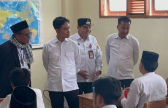 Gibran Ziarah ke Makam Bung Karno, Ikrar: Itu Tidak Berhasil Meredam Upaya Pemakzulan