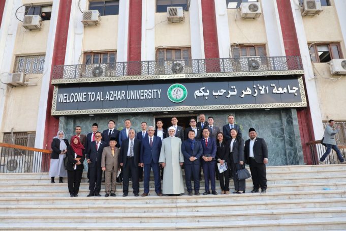 Wakil_Ketua_BKSAP_DPR_RI__Ravindra_Airlangga__bersama_delegasi_yang_lain__saat_foto_bersama_usai_per20241220091740