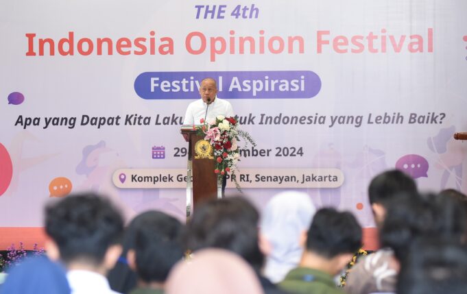 Wakil_Ketua_DPR_RI__Saan_Mustopa_saat_acara_Indonesia_Opinion_Festival_IOF_2024_di_Kompleks_Parlemen20241229122058