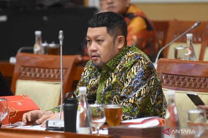 Anggota Komisi III DPR RI Abdullah di Kompleks Parlemen, Jakarta.