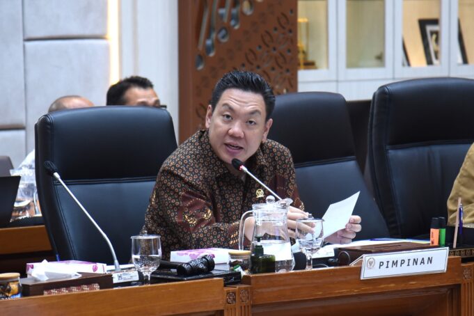 pimpinan-komisi-ix-dpr-minta-penyalur-pmi-ilegal-ditindak-tegas-28122024-104025