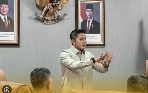 Seskab Teddy Indra Wijaya