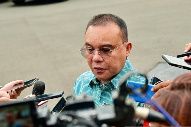 Wakil Ketua DPR RI Sufmi Dasco Ahmad tiba di Istana Kepresidenan Jakarta, Selasa (4/2/2025)