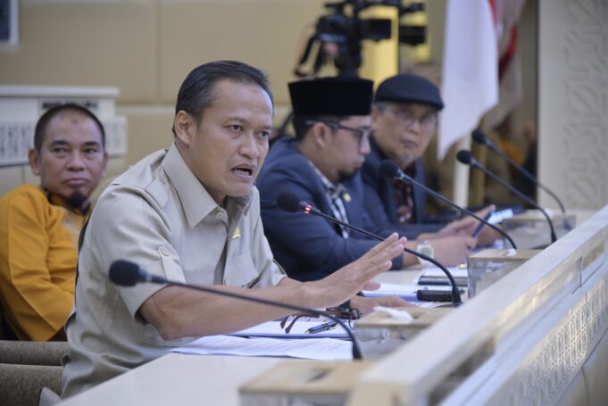 Anggota_Komisi_II_DPR_RI_Azis_Subekti__dalam_Rapat_Dengar_Pendapat_(RDP)_dan_RDPU_Komisi_II_DPR_RI_b20250305130923