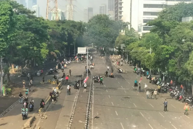 IMG20250830084357.jpg Situasi di jalan Kramat Kwitang, Jakarta Pusat, Sabtu (30/8/2025) (ANTARA/Walda Marison)