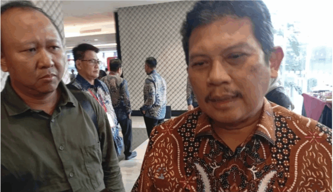 Direktur Utama Badan Penyelenggara Jaminan Sosial (BPJS) Kesehatan Ali Ghufron Mukti ditemui di sela Mukernas Persatuan Dokter Spesialis Neurologi Indonesia (Perdosni) di Bandung, Sabtu (23/8/2025). ANTARA/Ricky Prayoga