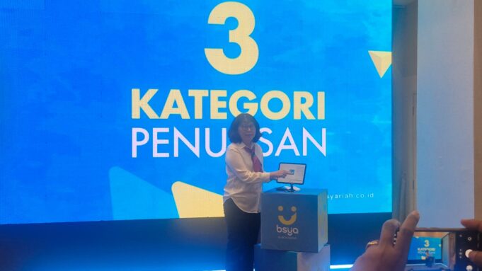 Direktur BCA Syariah Ina Wijaja