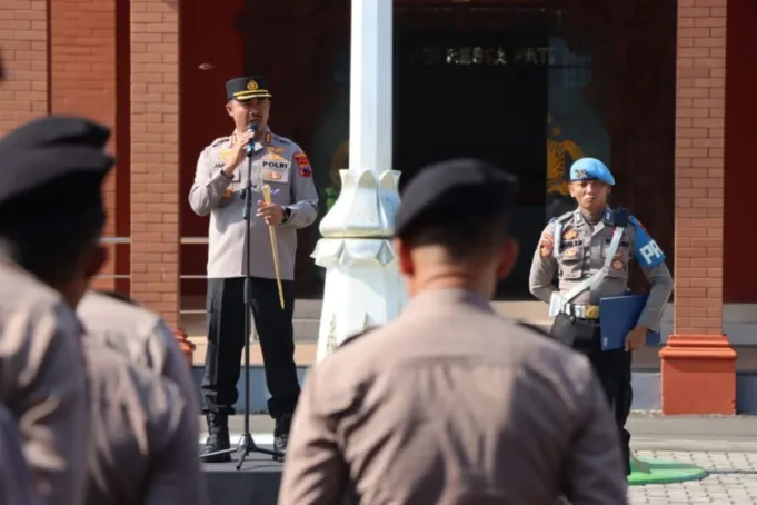 Kapolresta Pati Kombes Pol Jaka Wahyudi saat memberikan arahan, di Pati, Jawa Tengah, Rabu (17/9/2025). ANTARA/HO-Polresta Pati