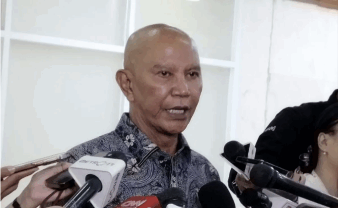 Ketua DPP PDIP Said Abdullah saat memberi keterangan pers di kompleks parlemen, Jakarta, Senin (1/9/2025). (ANTARA/Bagus Ahmad Rizaldi)