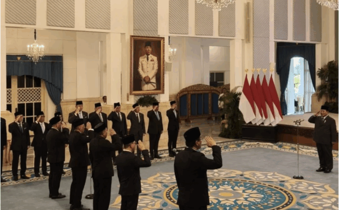 Presiden RI Prabowo Subianto saat melantik lima menteri baru di Kabinet Merah Putih, bertempat di Istana Negara, Jakarta, Senin (8/9/2025). (ANTARA/Andi Firdaus)
