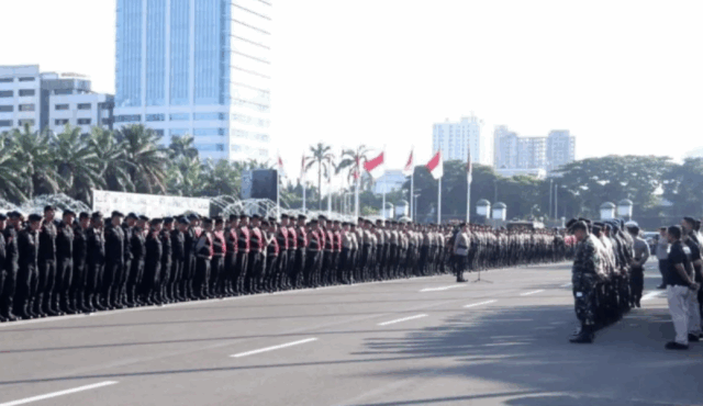 Arsip - Ribuan personel gabungan melakukan apel gelar pasukan pengamanan demo di Gedung DPR/MPR Jakarta, Kamis (28/8/2025). ANTARA/HO-Humas Polri/am.