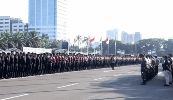 Arsip - Ribuan personel gabungan melakukan apel gelar pasukan pengamanan demo di Gedung DPR/MPR Jakarta, Kamis (28/8/2025). ANTARA/HO-Humas Polri/am.