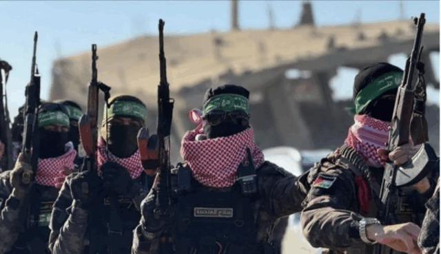 Anggota pasukan Brigade Al Qassam, sayap militer kelompok perlawanan Hamas Palestina. (ANTARA/Anadolu/as/am.)