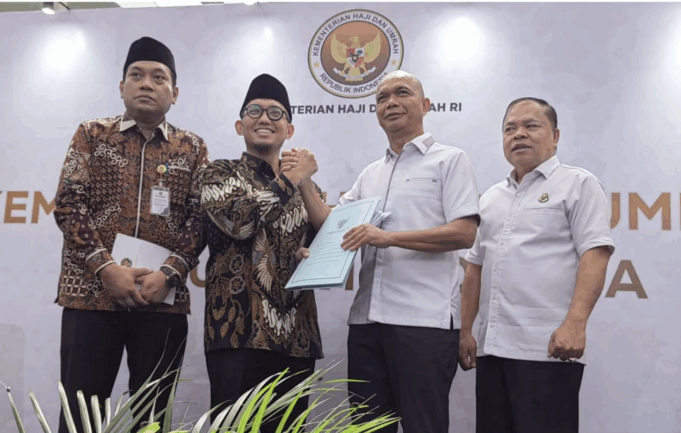 Wakil Menteri Haji dan Umrah Dahnil Anzar Simanjuntak dan Jaksa Muda Bidang Inteligen Reda Manthovani menggelar pertemuan di Kementerian Haji dan Umrah, Jakarta, Selasa (30/9/2025). ANTARA/Asep Firmansyah
