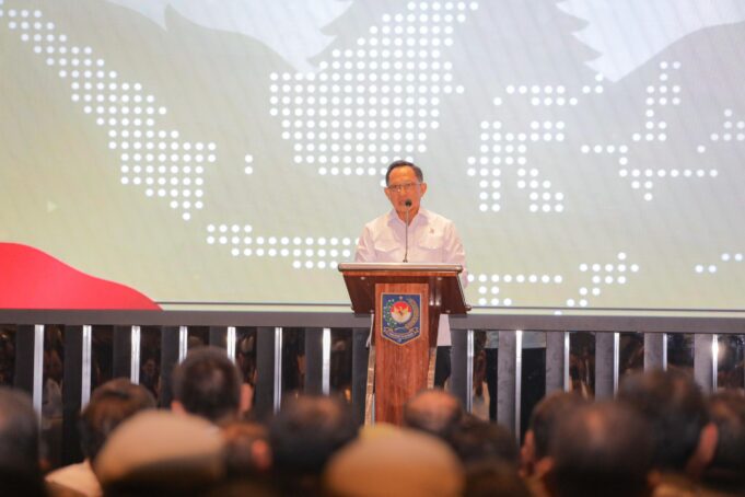 Kemendagri meminta pemerintah daerah untuk mengoptimalkan peran Satlinmas, mulai dari mendukung keamanan dan ketertiban di tingkat Desa/Kelurahan,menghidupkan kembali sistem keamanan lingkungan (Siskamling) hingga ronda ditingkat RT/RW, serta melaporkan segala kegiatan melalui sistem manajemen yang terintegrasi yaitu SIM LINMAS.