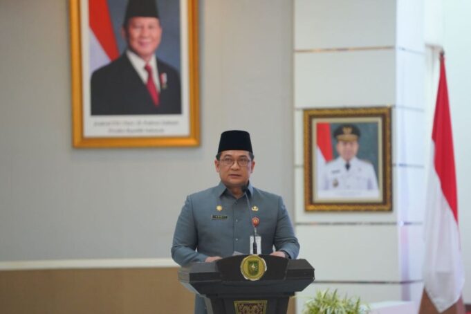 Sekda Riau Syahrial Abdi