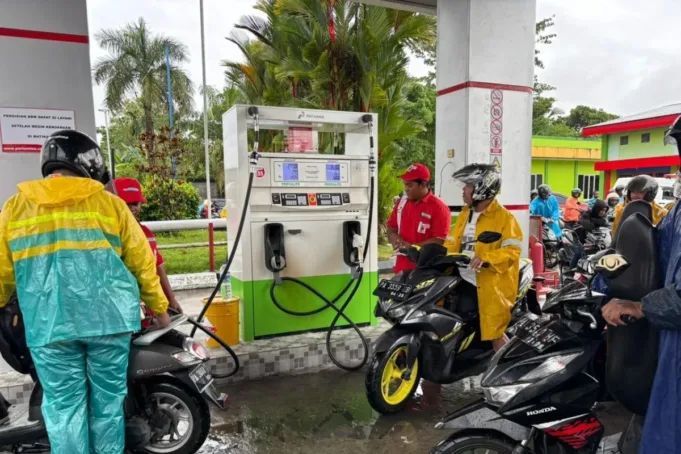 Ilustrasi - Aktivitas SPBU di Timika, Mimika, Papua Tengah. (ANTARA/HO-PT Pertamina Patra Niaga)