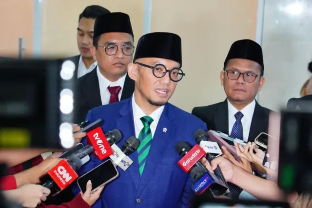 Wakil Menteri Haji dan Umrah Dahnil Anzar Simanjuntak dalam wawancara cegat setelah rapat kerja bersama Komisi VIII DPR RI, Senin (27/10/2025). ANTARA/HO-Kemenhaj RI