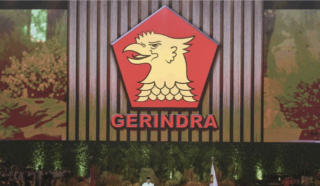 Presiden yang juga Ketua Umum Partai Gerindra Prabowo Subianto menyampaikan pidato saat perayaan HUT Ke-17 Partai Gerindra di Sentul International Convention Center, Bogor, Jawa Barat, Sabtu (15/2/2025). ANTARA FOTO/Hafidz Mubarak A/agr/aa.