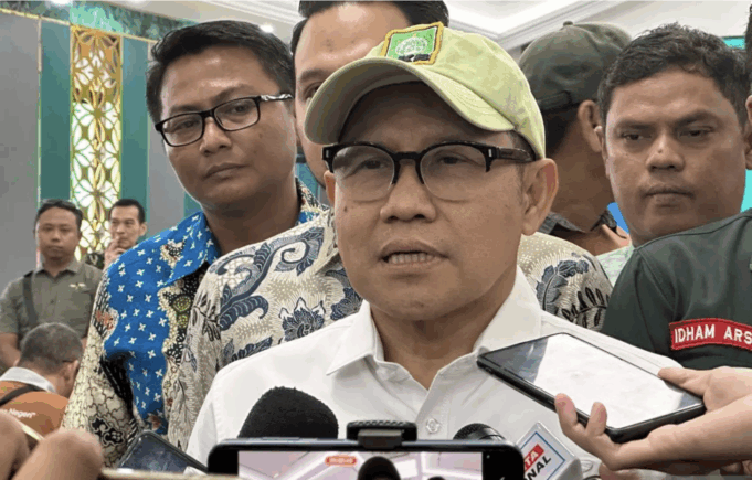 Menteri Koordinator Bidang Pemberdayaan Masyarakat Abdul Muhaimin Iskandar memberikan keterangan di Jakarta, Rabu (24/9/2025). (ANTARA/Rio Feisal)