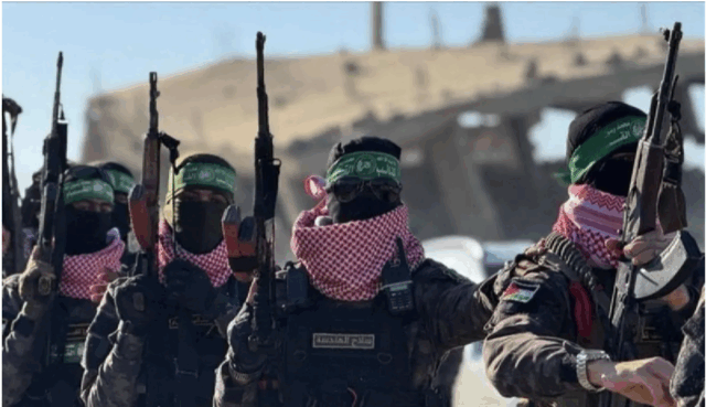 Ilustrasi - Anggota pasukan Brigade Al Qassam, sayap militer kelompok perlawanan Hamas Palestina. (ANTARA/Anadolu/as/am.)