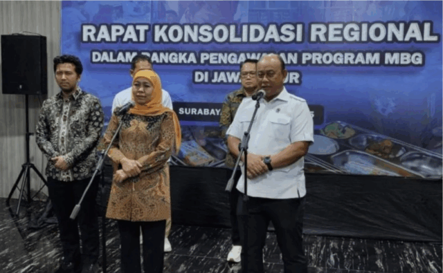 “Untuk SPPG yang mengalami masalah, kita akan hentikan sementara sampai dievaluasi, sampai dimitigasi, dan kemudian setelah semua sesuai dengan SOP, maka kami akan izinkan lagi,” kata Kepala BGN Dadan di Surabaya, Jawa Timur, Selasa (7/10) malam.