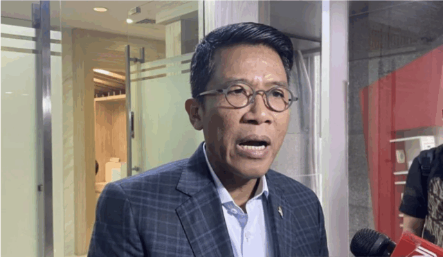 Ketua Komisi XI DPR RI Mukhamad Misbakhun saat dijumpai media usai Rapat Internal di kompleks parlemen, Senayan, Jakarta, Rabu (2/7/2025). ANTARA/Rizka Khaerunnisa/am.