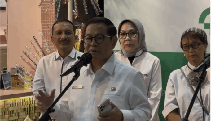 Gubernur DKI Jakarta Pramono Anung Wibowo saat dijumpai di kawasan Jakarta Pusat, Rabu (22/10/2025). ANTARA/Lifia Mawaddah Putri.