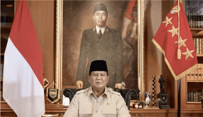 Presiden Prabowo Subianto di kediaman pribadinya di Bukit Hambalang, Kabupaten Bogor, Jawa Barat, Jumat (24/10/2025) memberikan ucapan selamat Hari Santri Nasional kepada para santri, kiai, nyai, dan keluarga besar pesantren di berbagai daerah Indonesia. ANTARA/HO-BPMI Sekretariat Presiden.