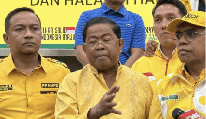 Wakil Ketua Umum Dewan Pimpinan Pusat (DPP) Partai Golkar Idrus Marham (tengah). ANTARA/HO-Partai Golkar/pri.