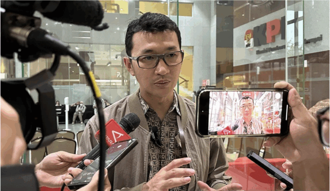 Juru Bicara Komisi Pemberantasan Korupsi Budi Prasetyo memberikan keterangan di Gedung Merah Putih KPK, Jakarta, Kamis (23/10/2025). ANTARA/Rio Feisal/am.